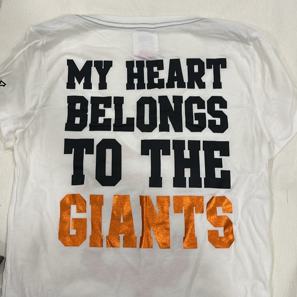 2 Victoria’s Secret MLB Giants shirts - Picture 5 of 5